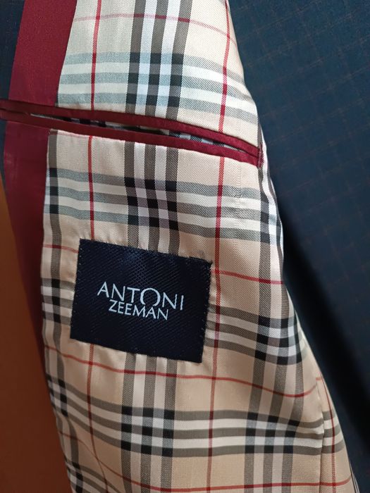 Продам костюм Antoni Zeeman