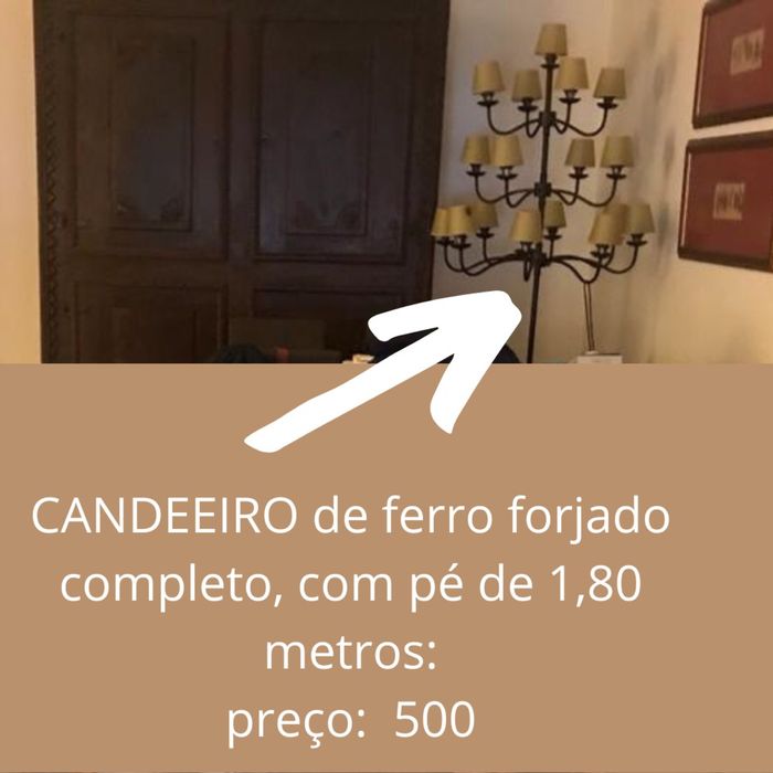 Candeeiro de pé, em ferro forjado, com pintura em preto mate