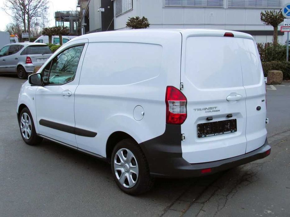 FORD TRANSIT COURIER VENDO TRASEIRA EM PEÇAS