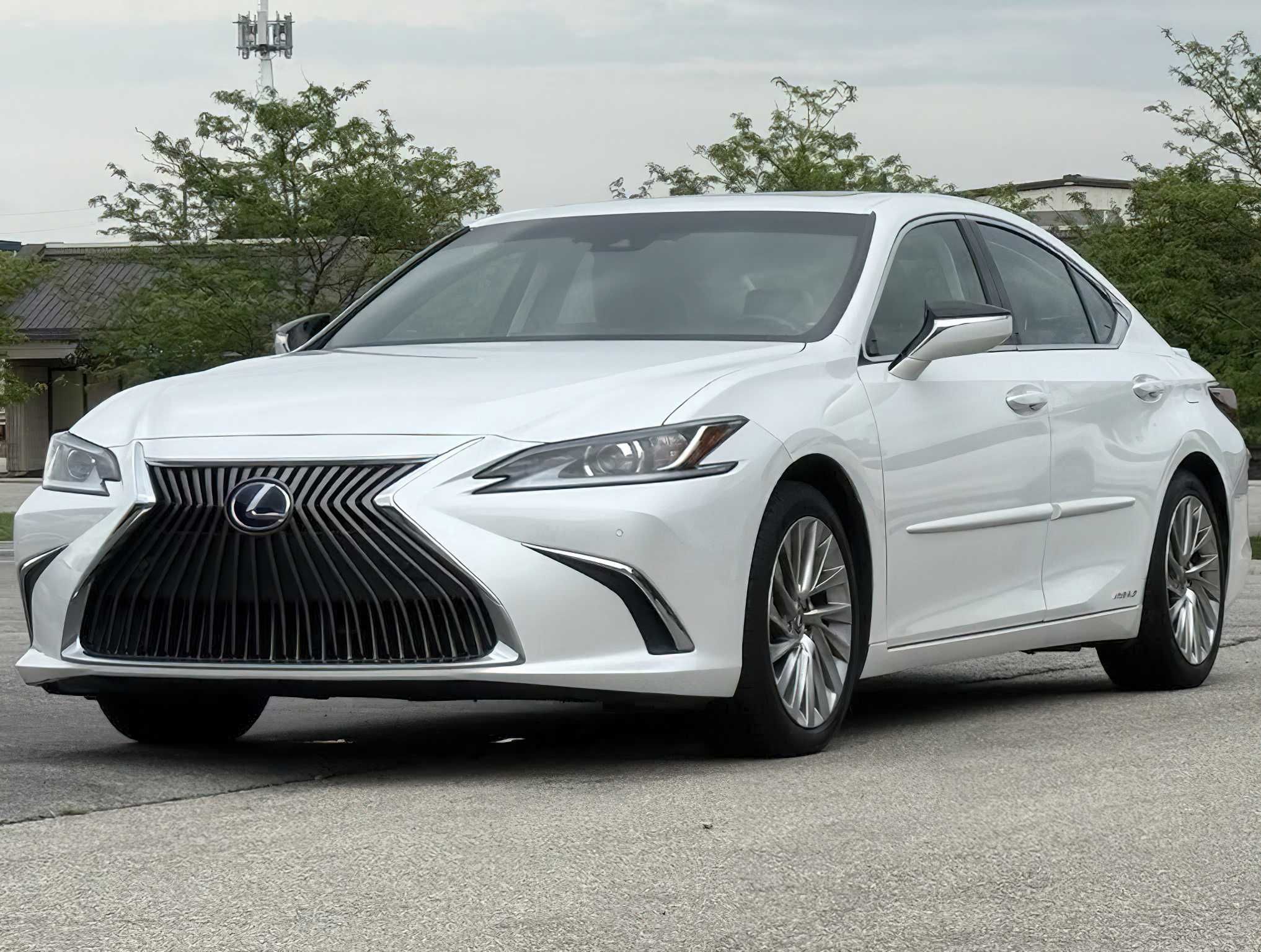 Lexus ES 300 H 2021