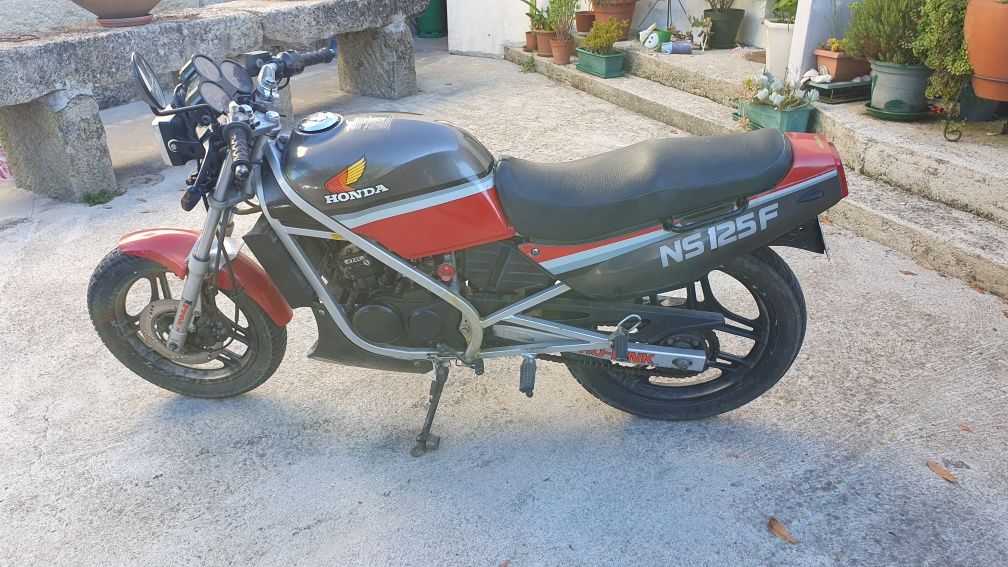 Honda NS 125 F   Clássica