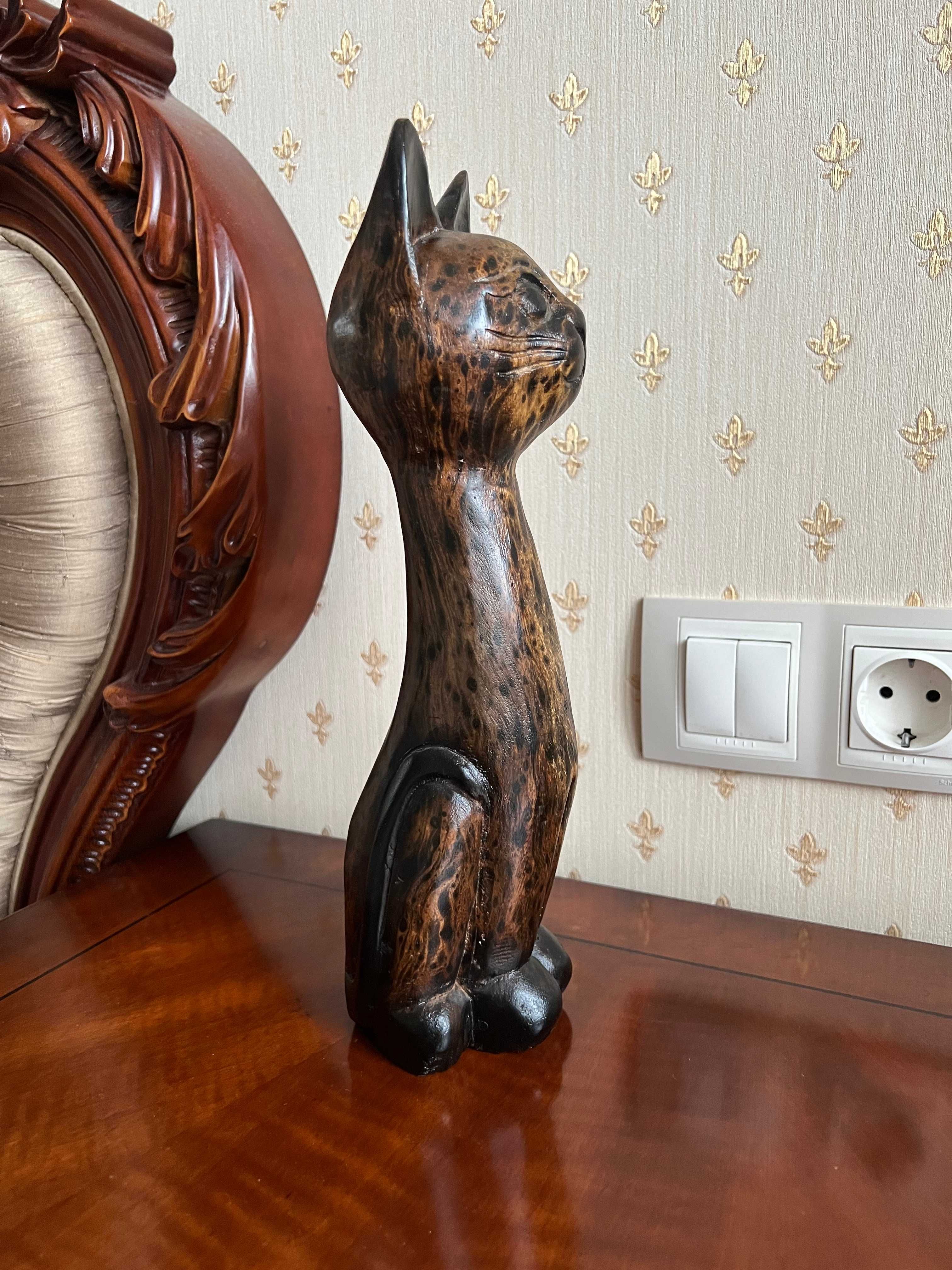 Декоративная деревянная статуэтка фигурка Кошка