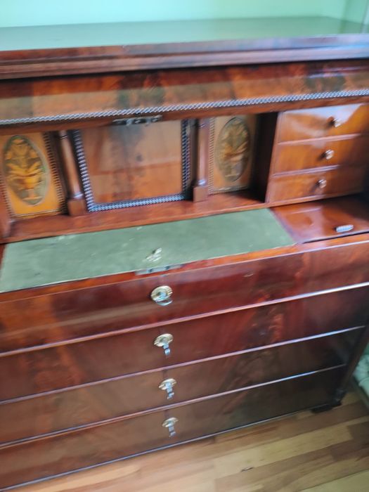 Antyczny sekretarzyk