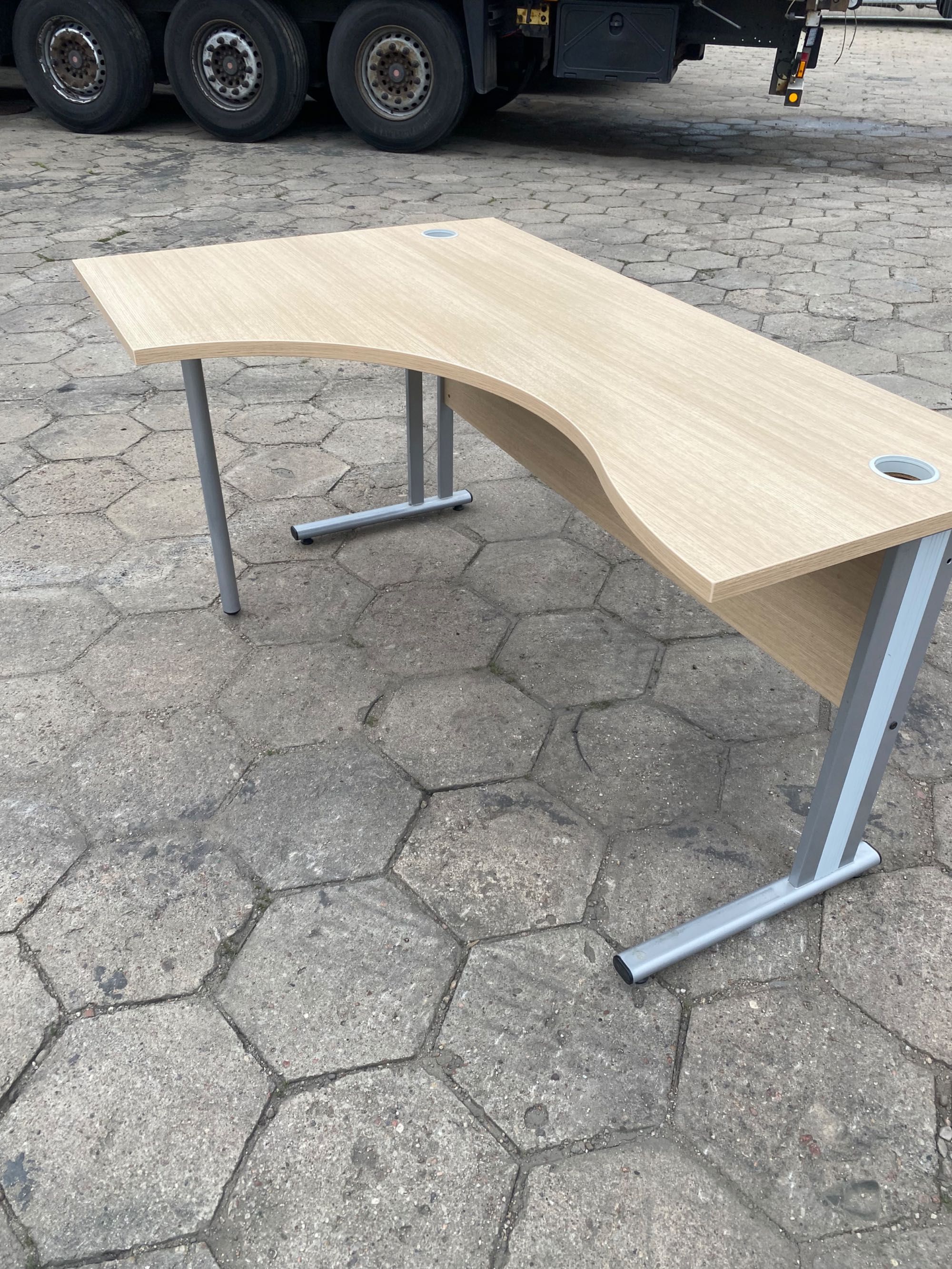 Wysorzedaż Biurka narożne 160/100 metalowy  stelaż