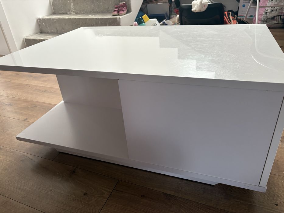 Stolik kawowy z otwieranym bokiem