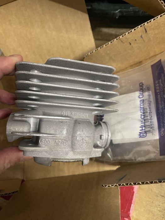 Поршньова Циліндр у комплекті Husqvarna 365 372 оригінал