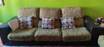 sofá chaise longue verde de 3 lugares