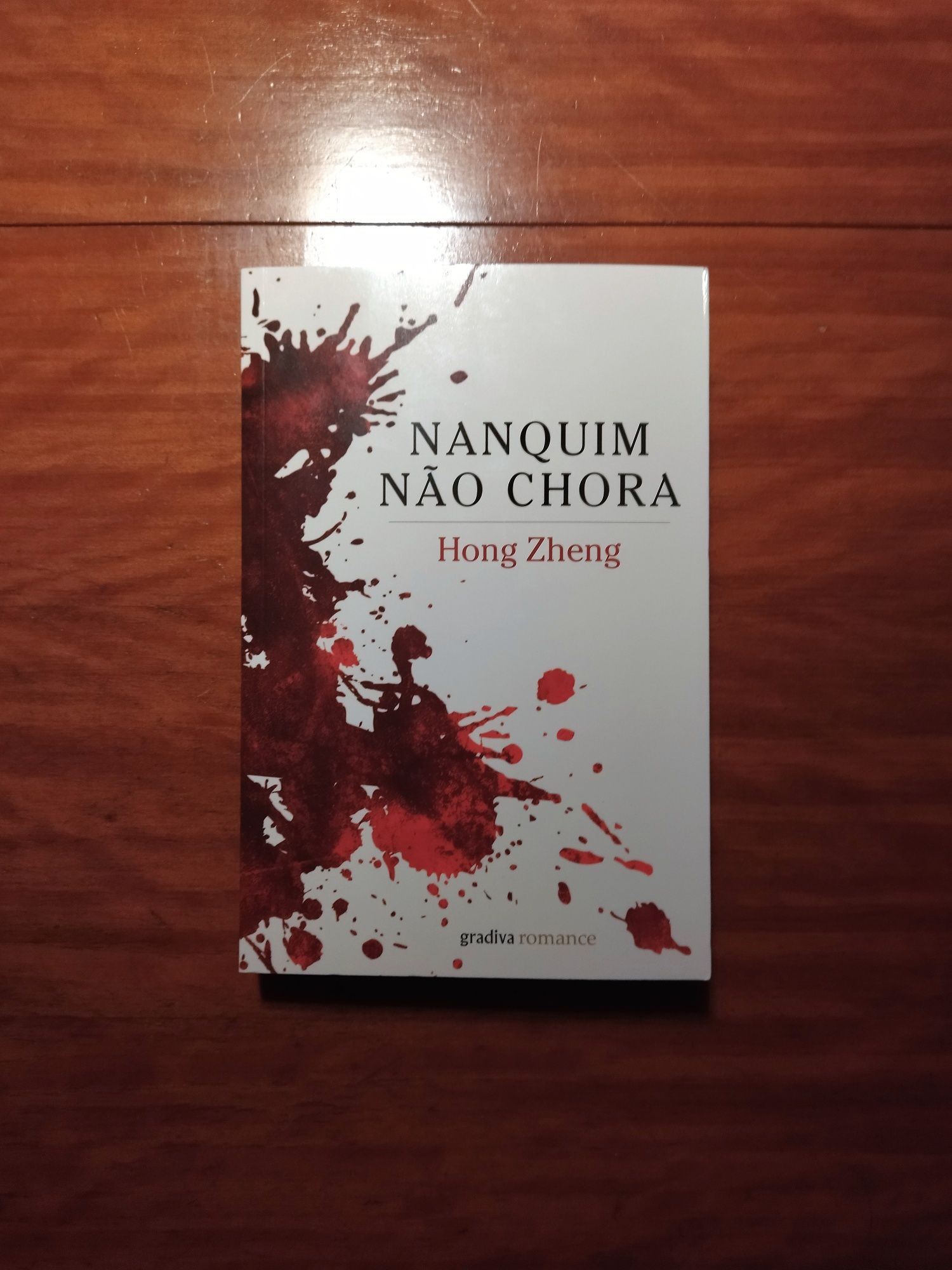 Livro "Nanquim Não Chora" de Hong Zheng