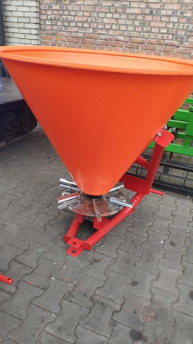 Розкидач міндобрив розкидач лейка лійка рум ОРИГІНАЛ