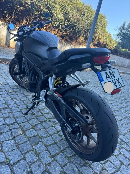 Honda CB650r preta