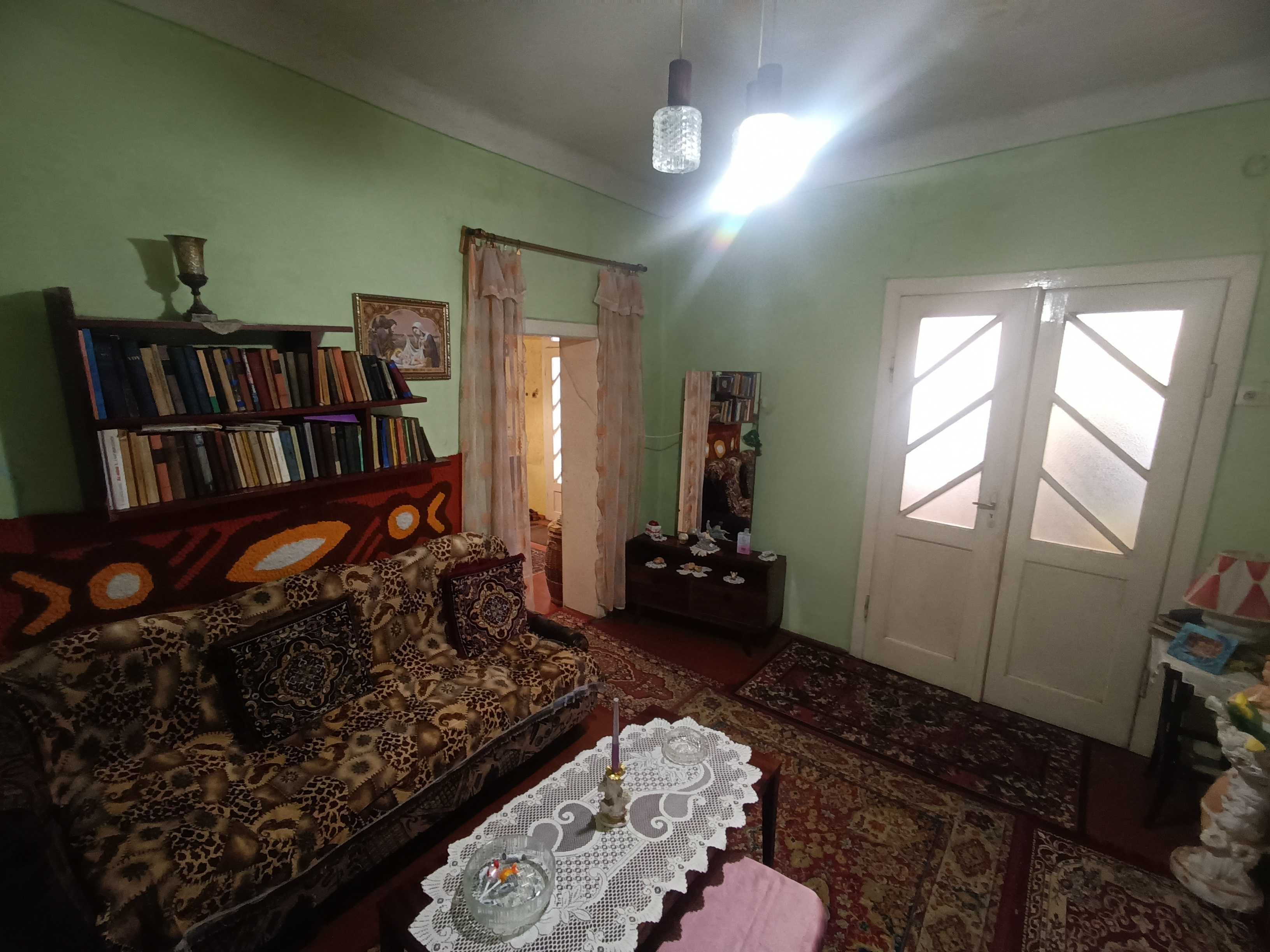 ПРОДАЖ компактного будинку недалеко від басейну та центральної частини