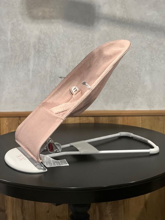 Bujaczek-leżaczek BABYBJORN BLISS MESH