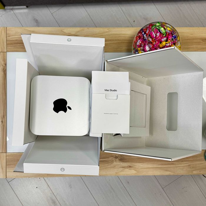 Apple Mac Studio MJMW3 (2022) M1 Ultra / 20CPU / 48GPU / 64GB / 1TB