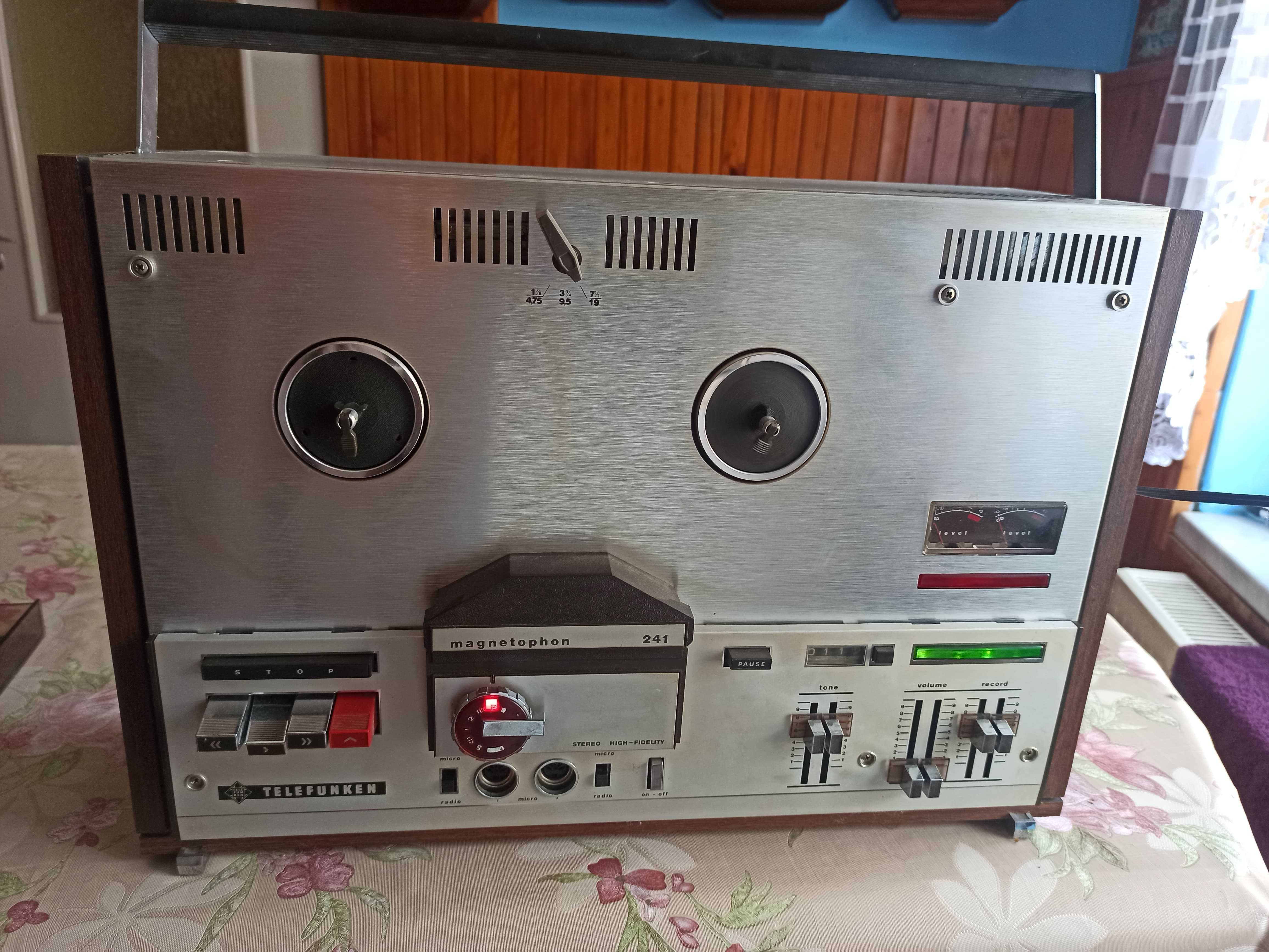 Telefunken  magnetofon 241