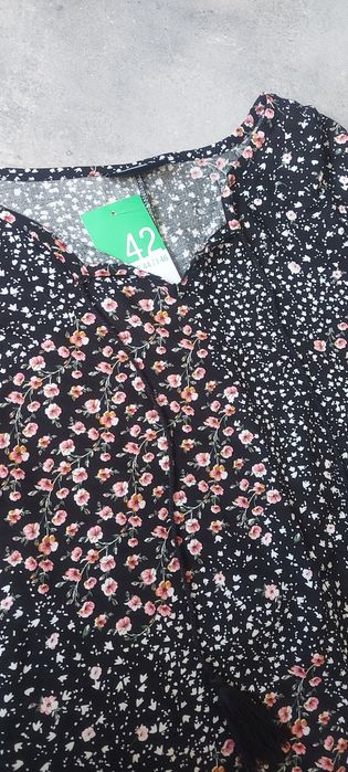 Sukienka w kwiaty r.42 nowa