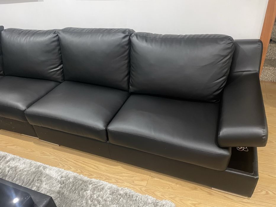 Sofa com  espaco para 9 pessoas