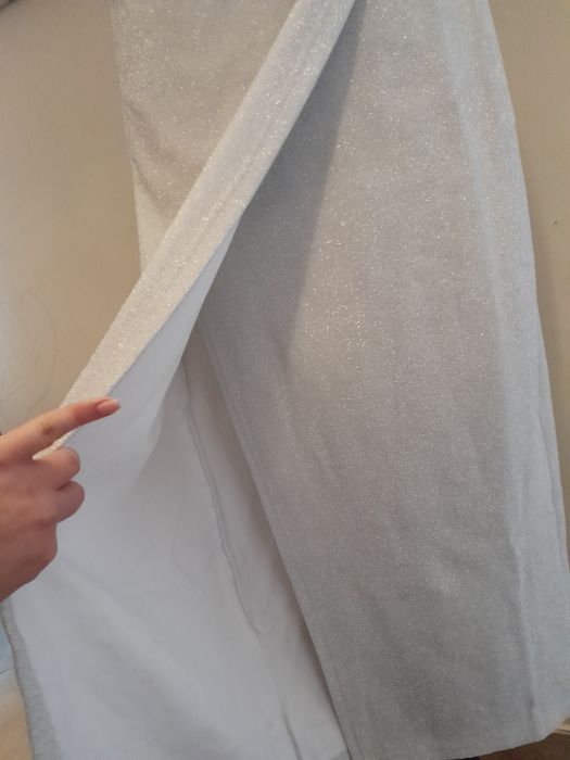 Elegancka midi sukienka okazjonalna M L 38 40 połyskującą błyszcząca