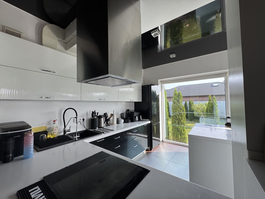 Будинок з ремонтом в стилі Хай-Тек!Мінімальне оформлення!Газ!Телефонуй