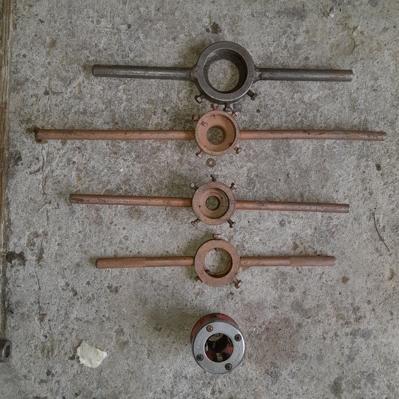 Hydraulika. Pokrętła,filtr,zawory,hydrofor i inne
