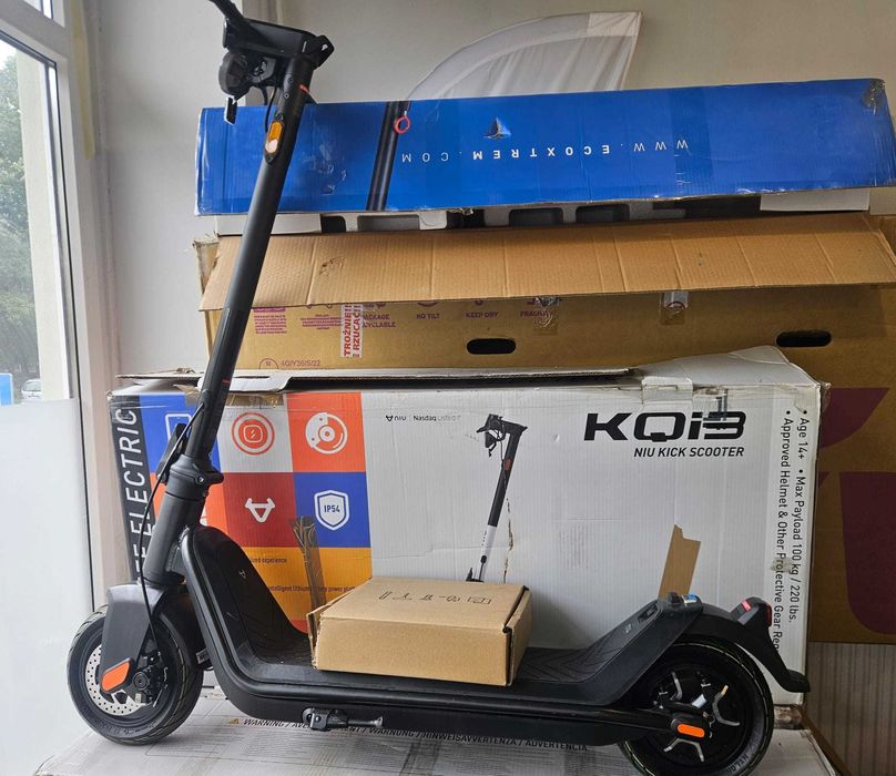 Hulajnoga elektryczna Niu Kick Scooter KQi3 Pro 350 W 50km 10" czarna