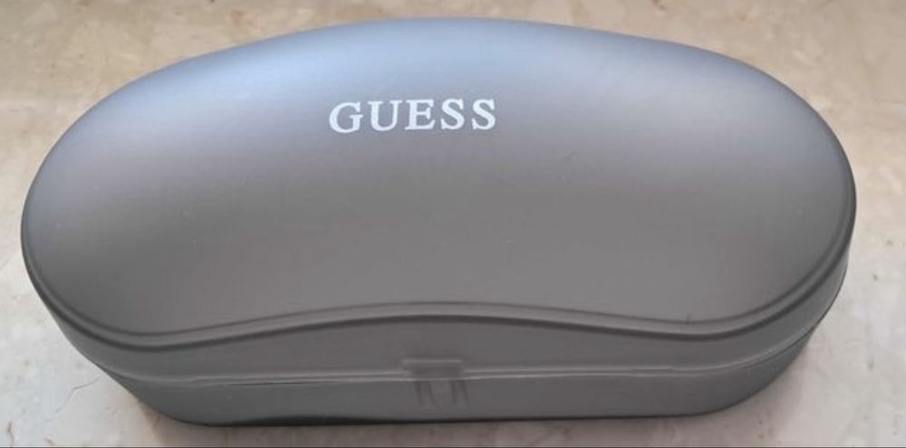 Guess, etui na okulary Guess - nowe!
