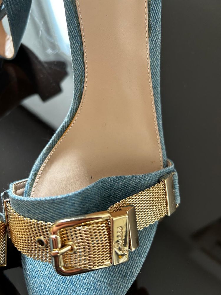 Sandalias novas da Guess super elegantes