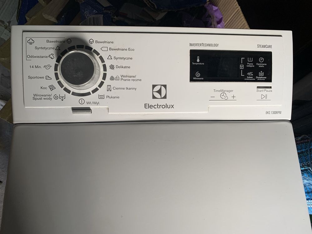 Вертикальна пральна машина Electrolux EWT11366HGW