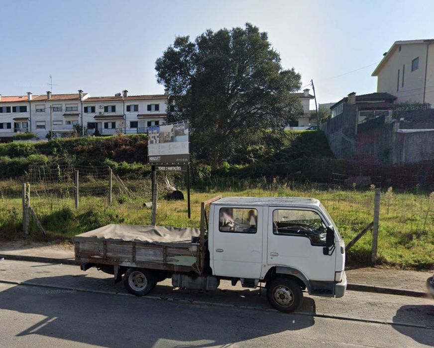 Terreno em Nogueira com licença para construção aprovada