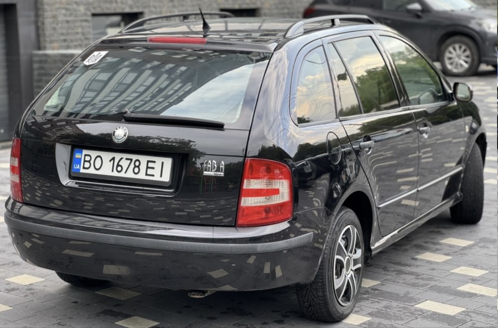 Шкода Фабія / Skoda Fabia 1.4 Газ / Бензин Універсал