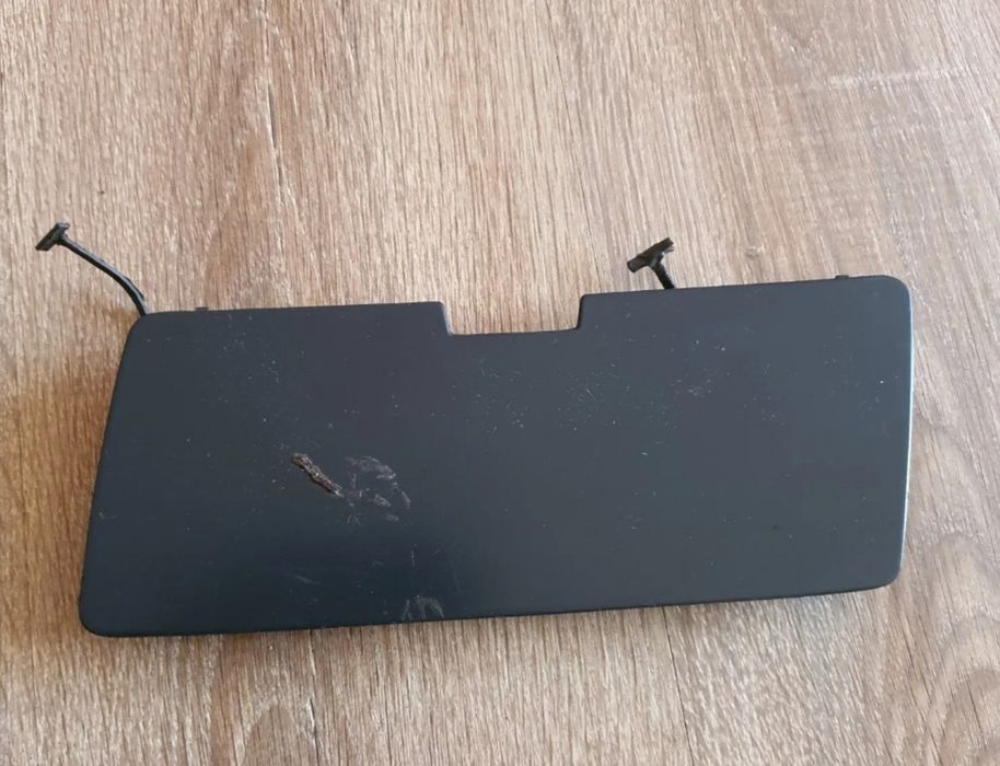 Zaślepka mercedes 124 klapka holowania w124 mercedes hak