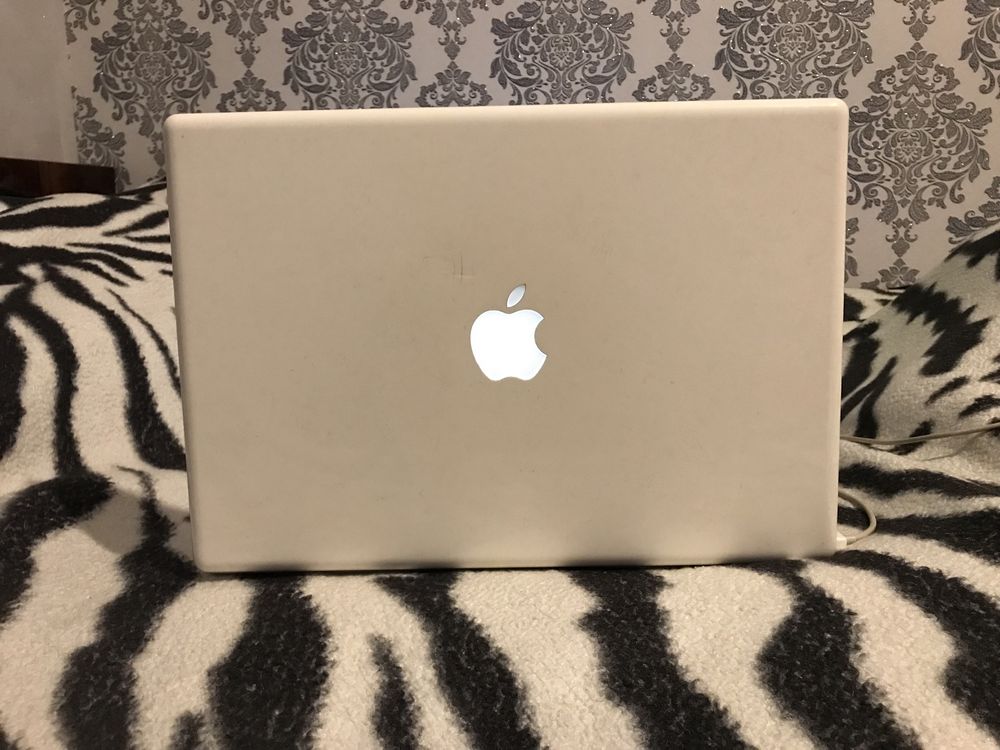 Продам macbook 13 дюмов