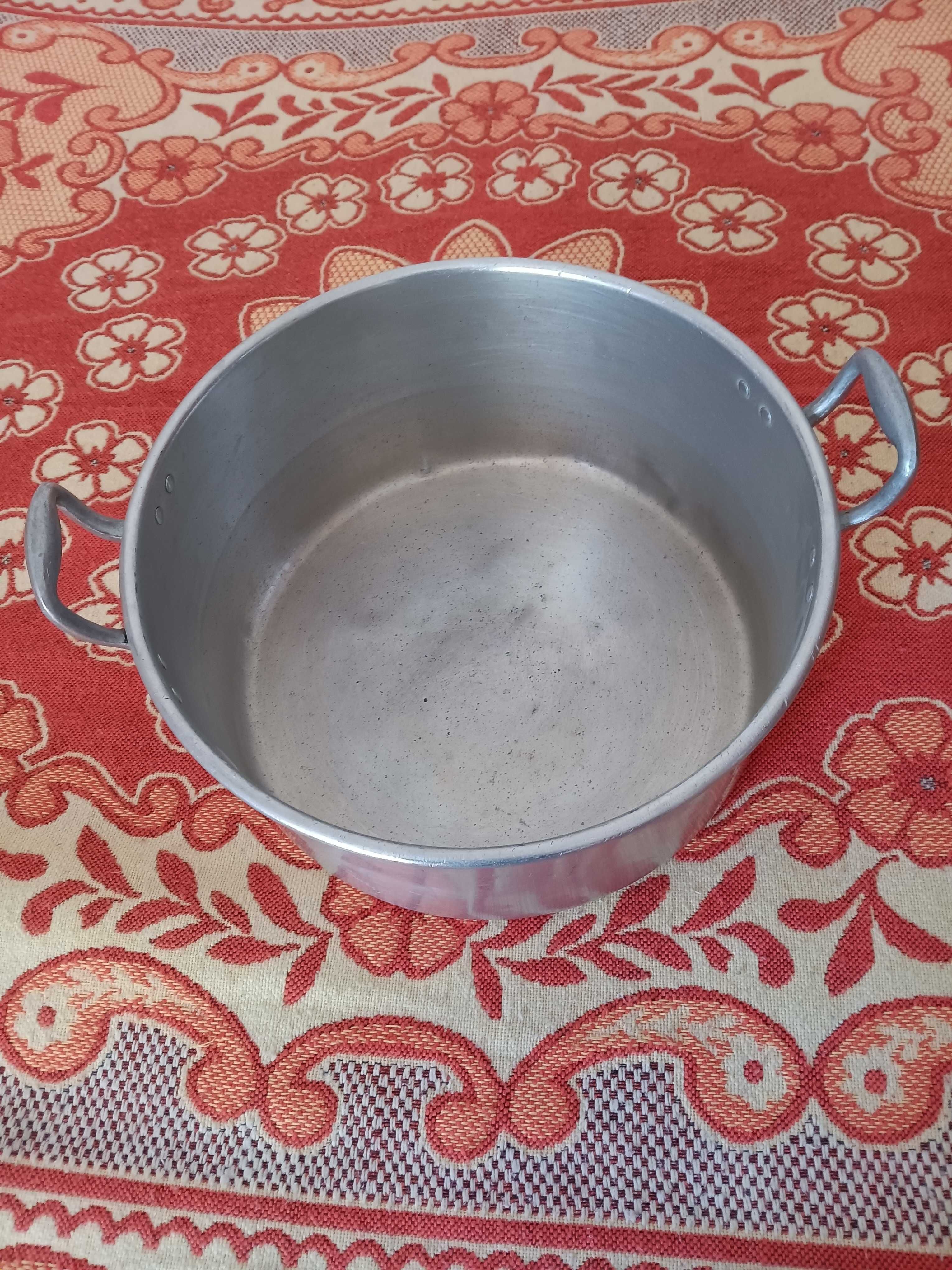 Tachos e Panela em alumínio