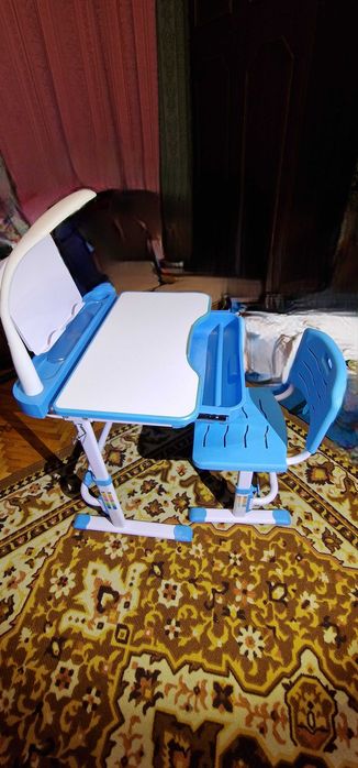 Комплект дитячих меблів Evo-kids ( парта+стілець з лампою) блакитний.