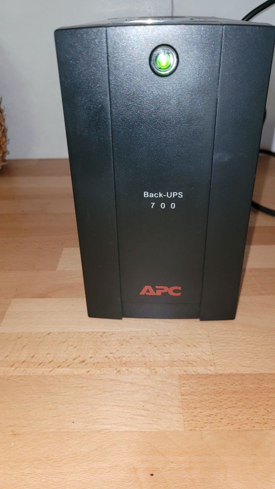 UPS APC Back UPS 700