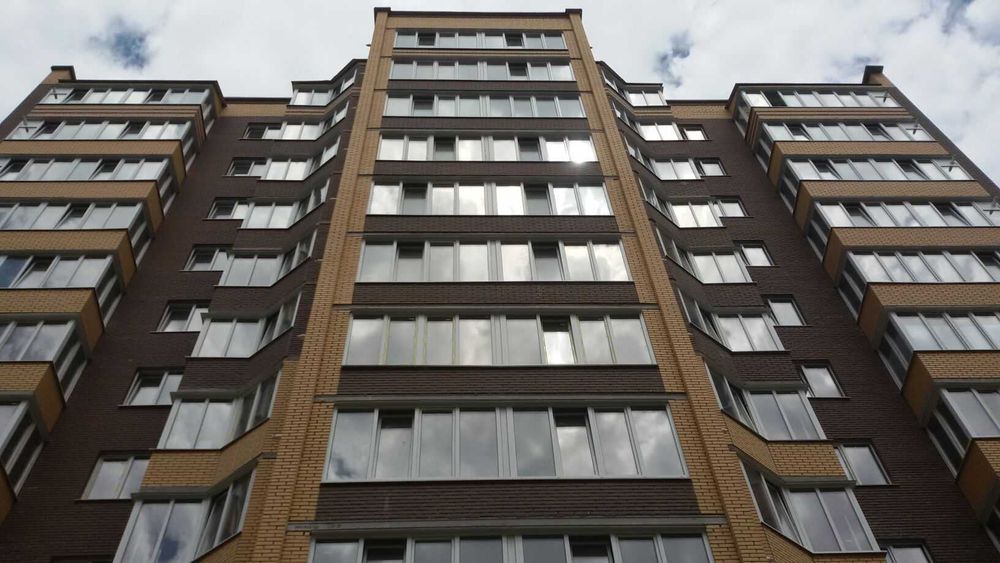 Продам 48 кв.м. поряд з центром