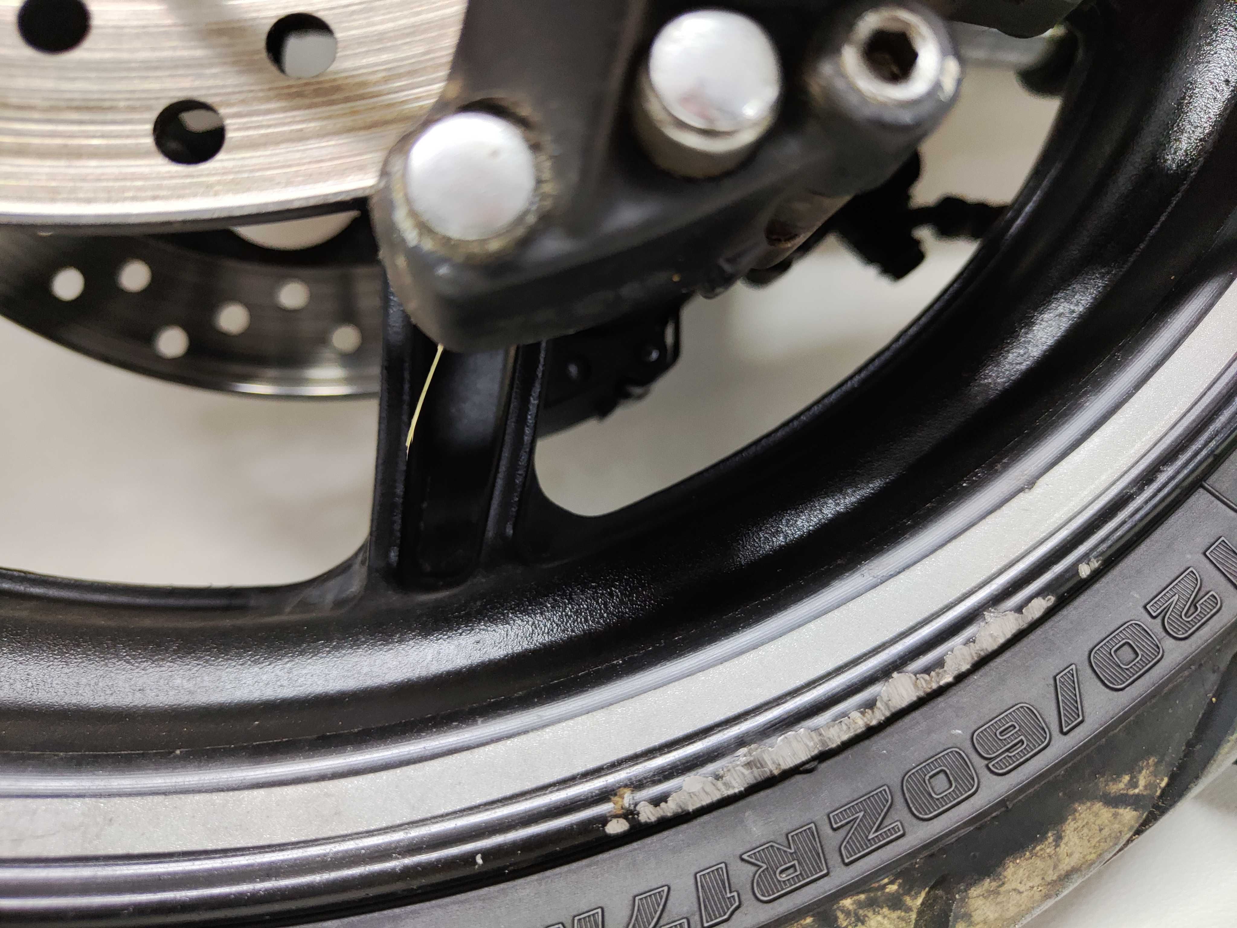 HYOSUNG GT 650 / 125 Zawieszenie Przednie Kompletne Lagi Koło Zaciski