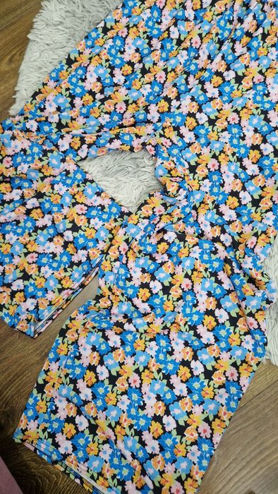 Boski kombinezon w kwiaty, szerokie nogawki - Asos 40/42