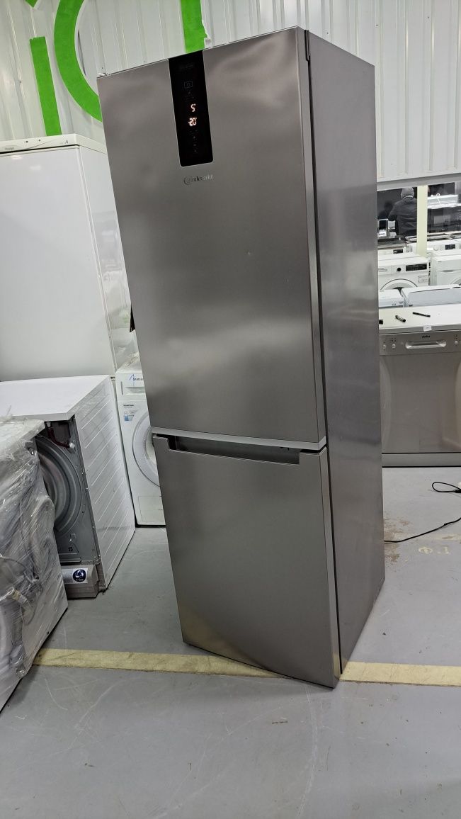Високий срібний холодильник AEG klm76t з доставкою в квартиру