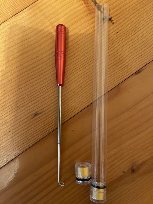 Засіб для відʼєднання гачка від риби