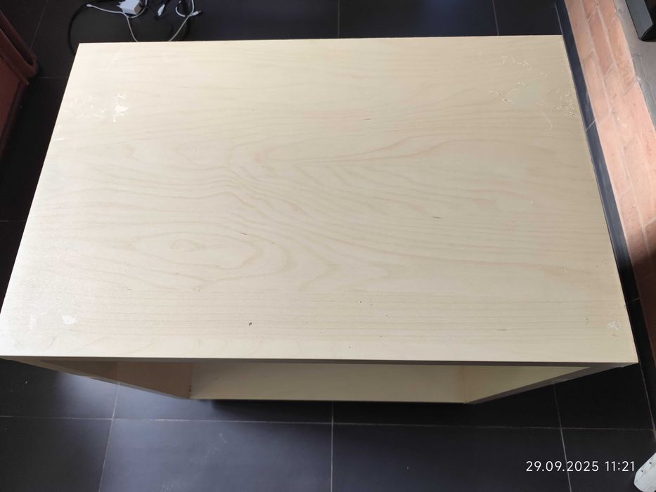 Stolik biurko biureczko szafka Ikea