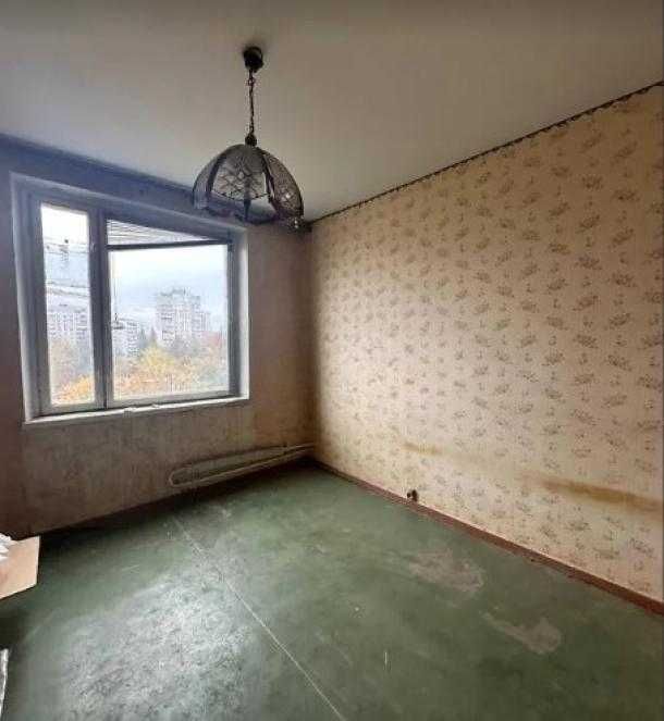 Продам самую дешёвую квартиру в 520 м/р.