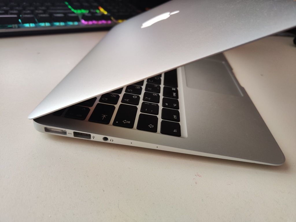 MacBook Air i7 8gb