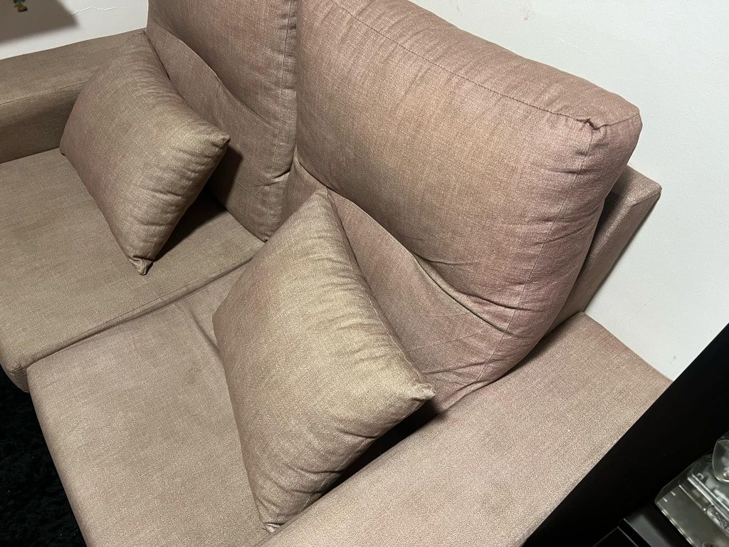 Sofá Beje 2 lugares (em bom estado)