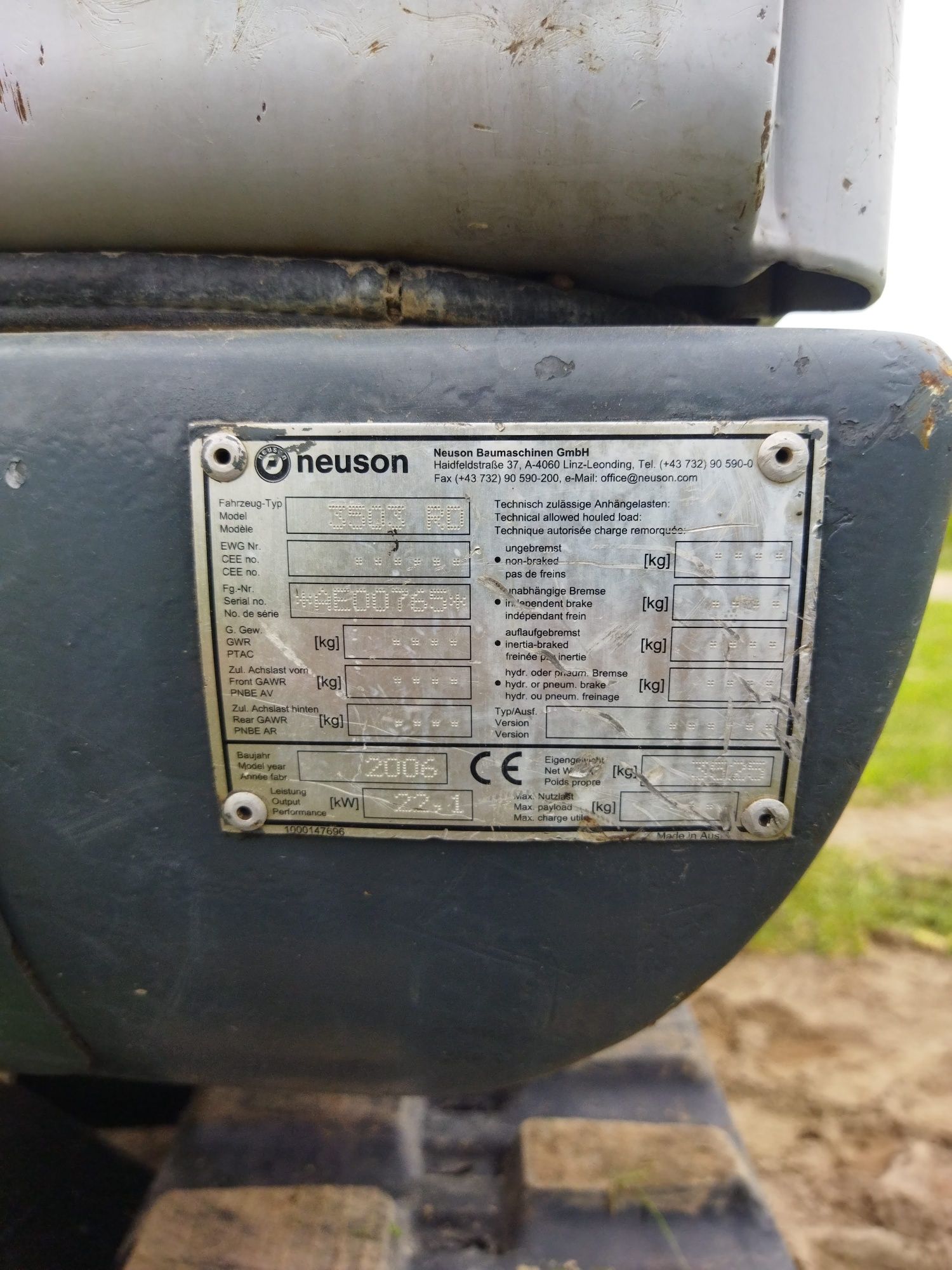 Продам мініекскаватор Neuson 3503.