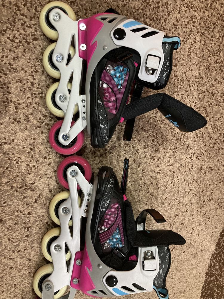 Vendo patins em linha extensíveis. Preço do conjunto.