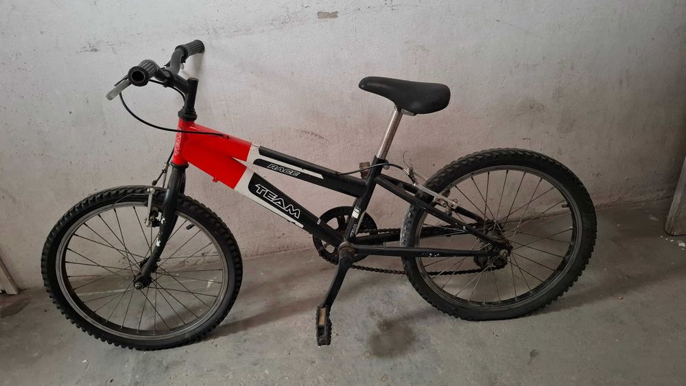 Bicicleta infantil aro 20" (6-8 anos)
