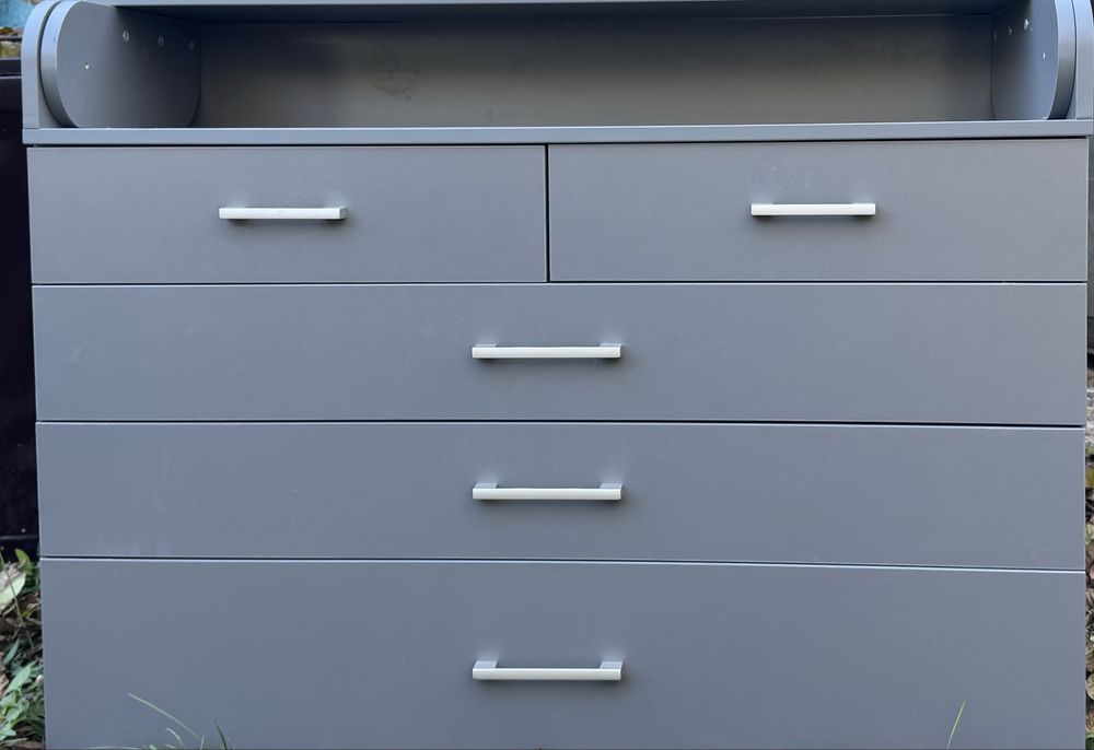 Продам комод  в хорошому стані , сірого кольору