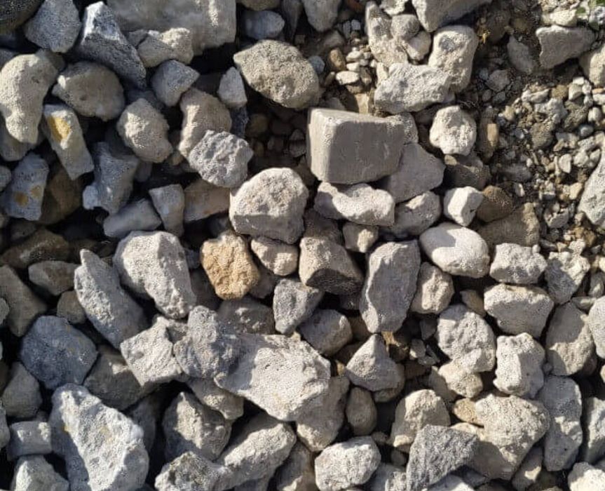 Gruz po ogrodzeniu betonowym, odbiór osobisty.