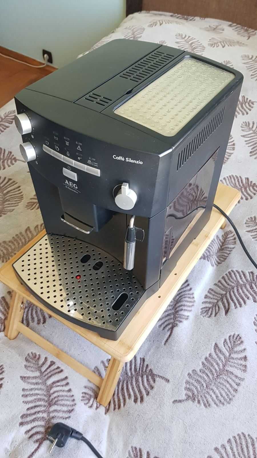 Кавомашина AEG Electrolux Caffe Silenzio CS5000 Кавоварка