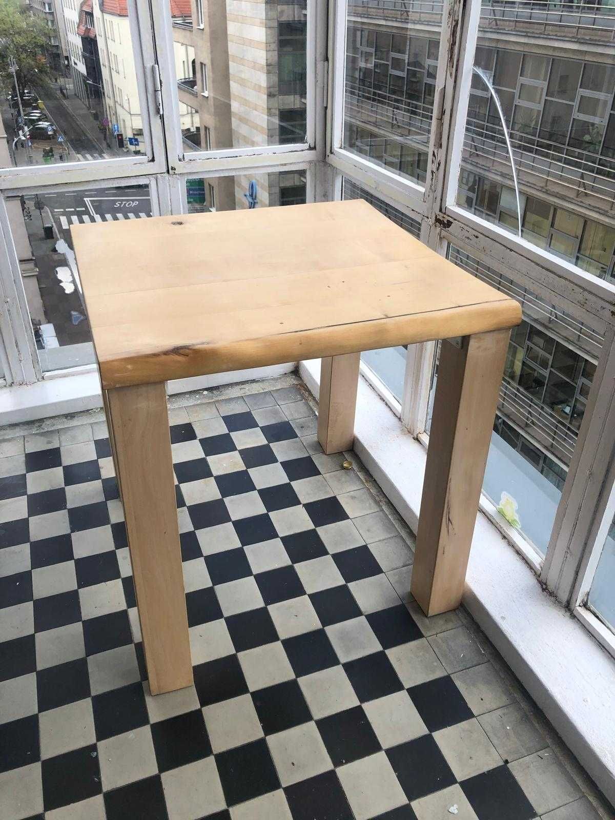 Stół drewniany-kwadrat